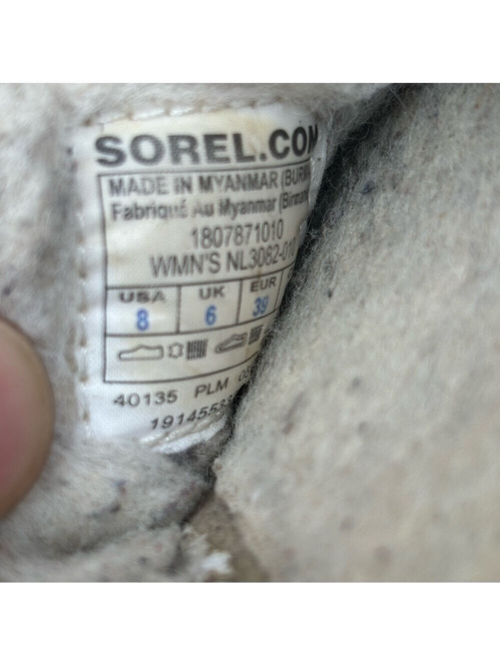 Sorel Black and Cream Slippers with Sleek Design - Picture 6 of 6